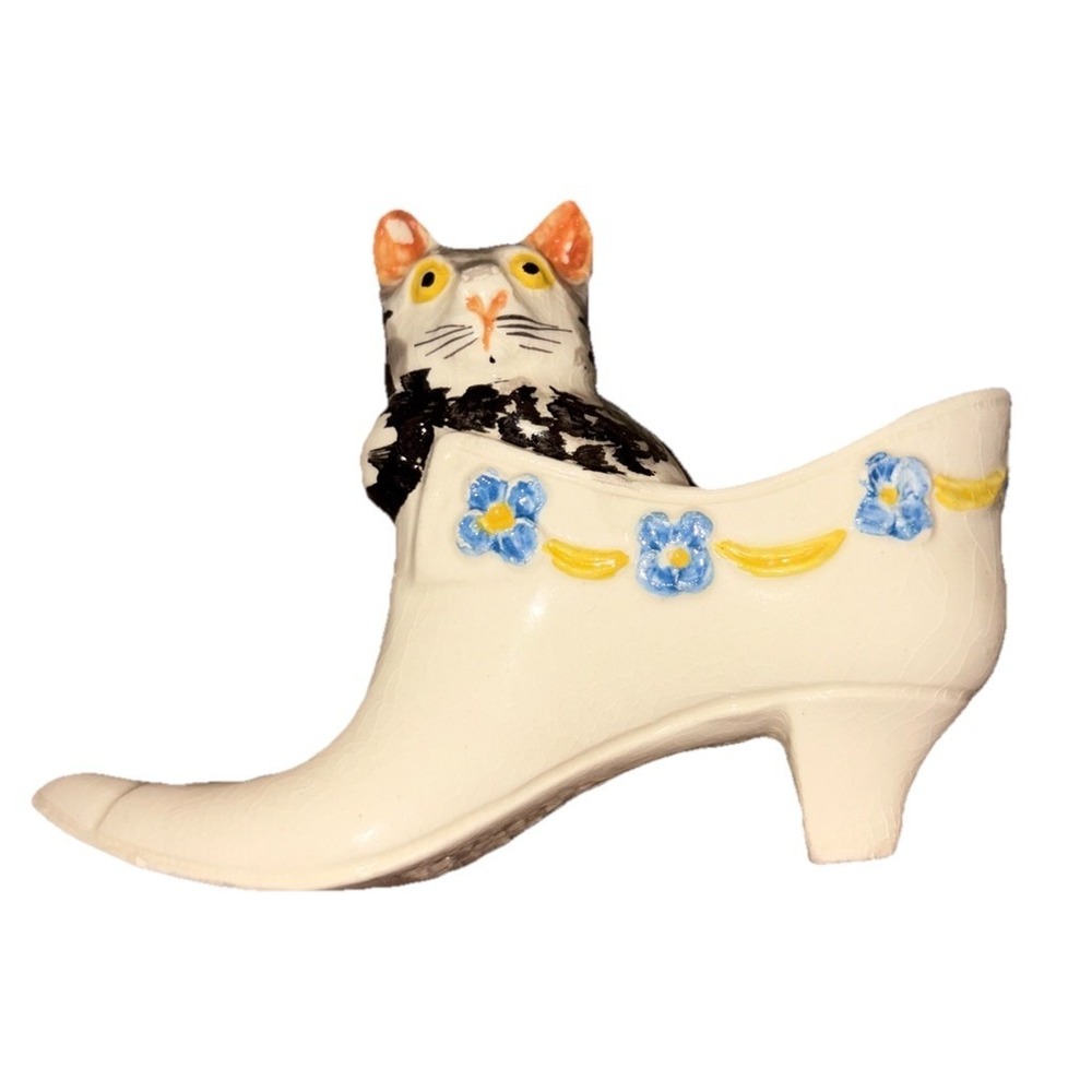 Vintage Ceramic Cat in Boot Planter‎ Vase Black White Kitty Floral Decor